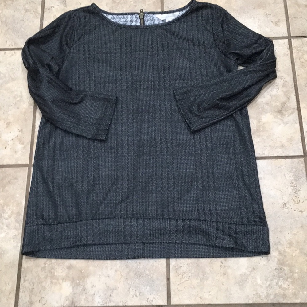 Charming charlie gray plaid 3/4th sleeve shirt